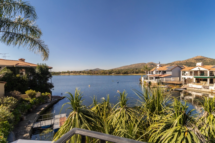 6 Bedroom Property for Sale in Eagles Landing North West